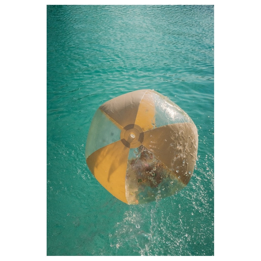 Konges Sløjd BEACH BALL LARGE - MULTI CHERRY BLUSH TRANSPARENT