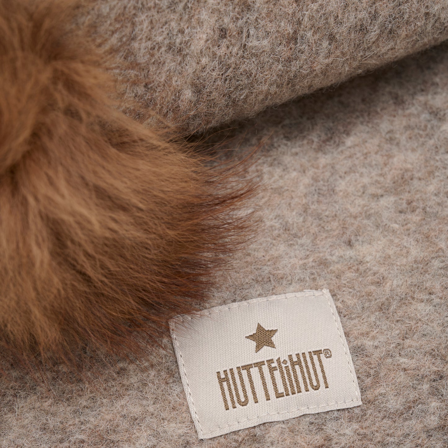 Huttelihut uld Elefanthue m. Pompom - Camel Melange