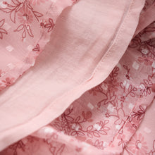 Lade das Bild in den Galerie-Viewer, Creamie Flower Dobby-Kleid –Peachskin
