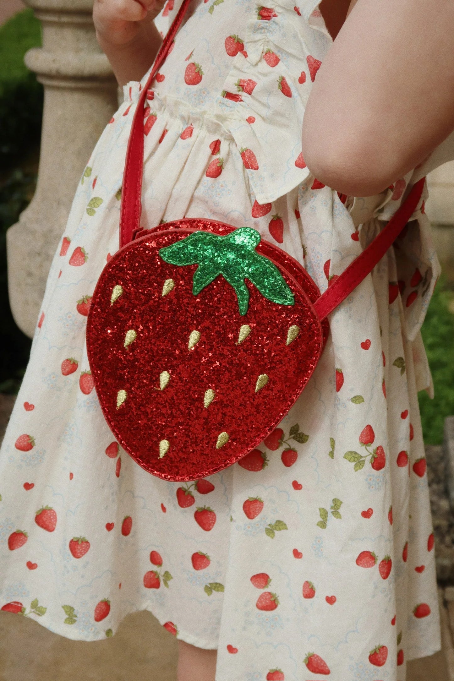 Konges Sløjd TUT Strawberry Skuldertaske - Barbados Cherry
