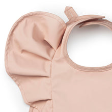 Indlæs billede til gallerivisning Elodie Baby hagesmæk m. flæsekant og lomme
