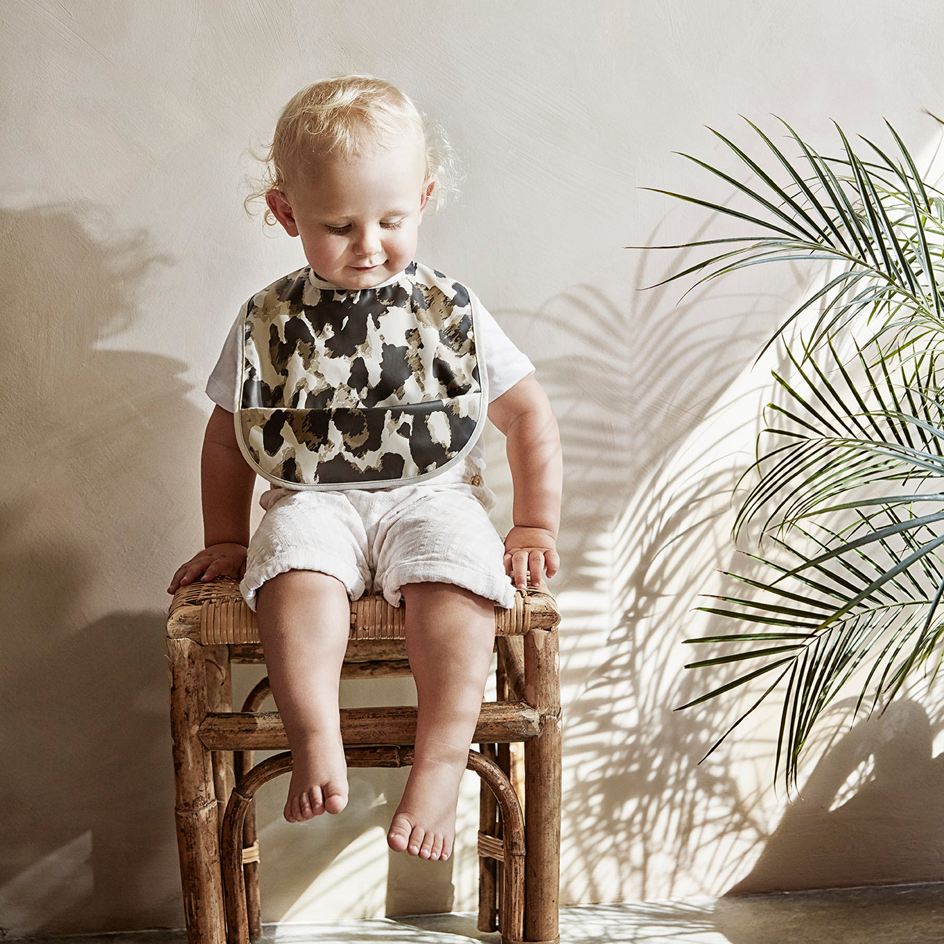 Elodie Baby hagesmæk med lomme - Multi